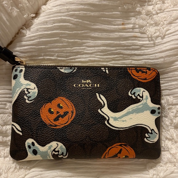 Coach Handbags - Coach wristlet